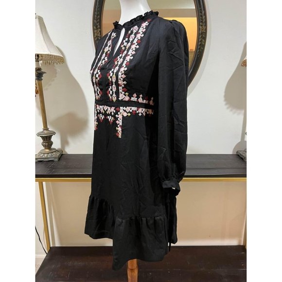 Ann Taylor- Embroidered Dress-size 2 - Picture 3 of 6